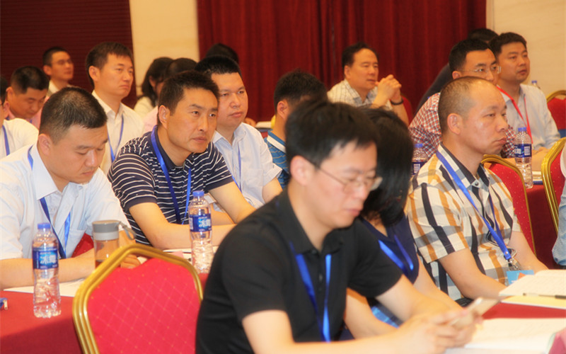 听课现场.jpg 听课现场.jpg