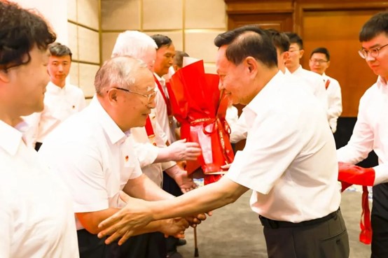 图片4.jpg 图片4.jpg